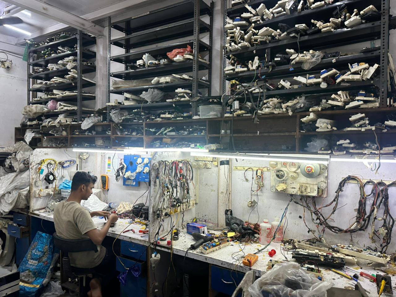 Spare part repairing work station